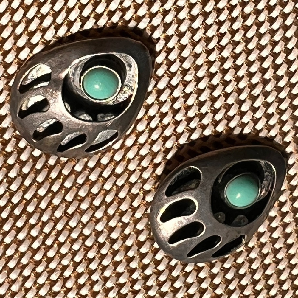 Turquoise Bear Paw Studs, Sterling Silver signed USA 925 earrings - Picture 6 of 7